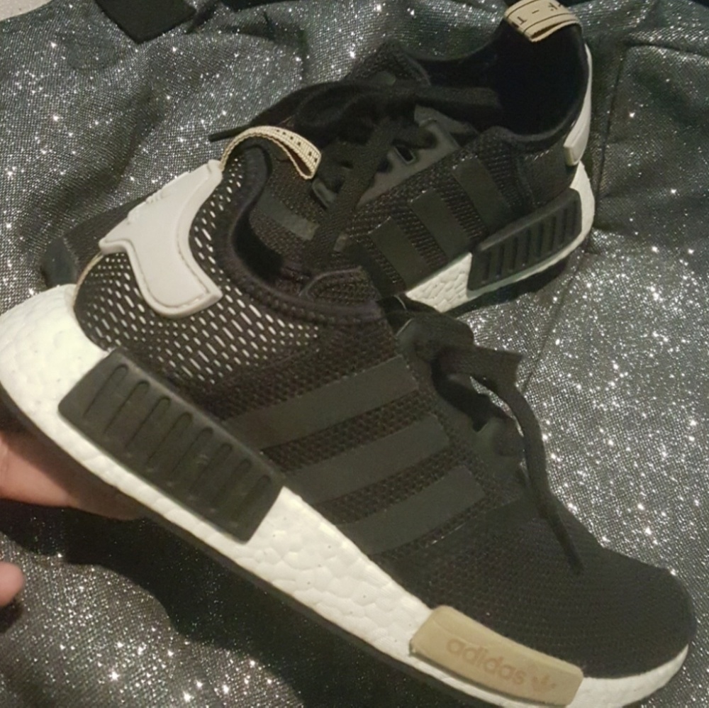 Adidas NMD R1 Core Black/ Ice Purple
